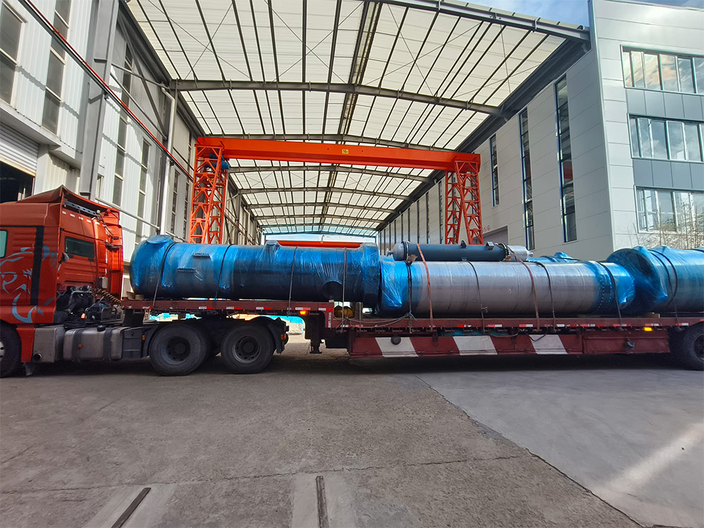 distillation column